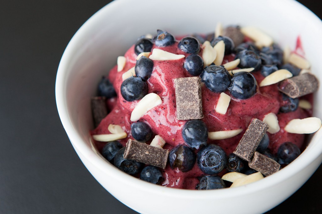 Healthy-Bowl-Berry-Galore-3
