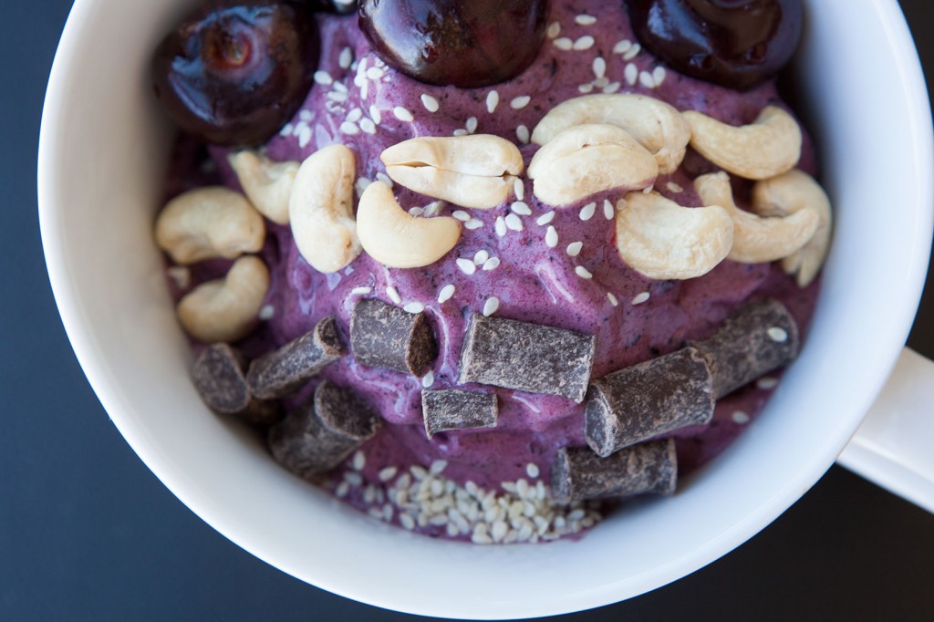 Healthy-Bowl-Blackberry-Bliss-with-Cherries-on-Top-10
